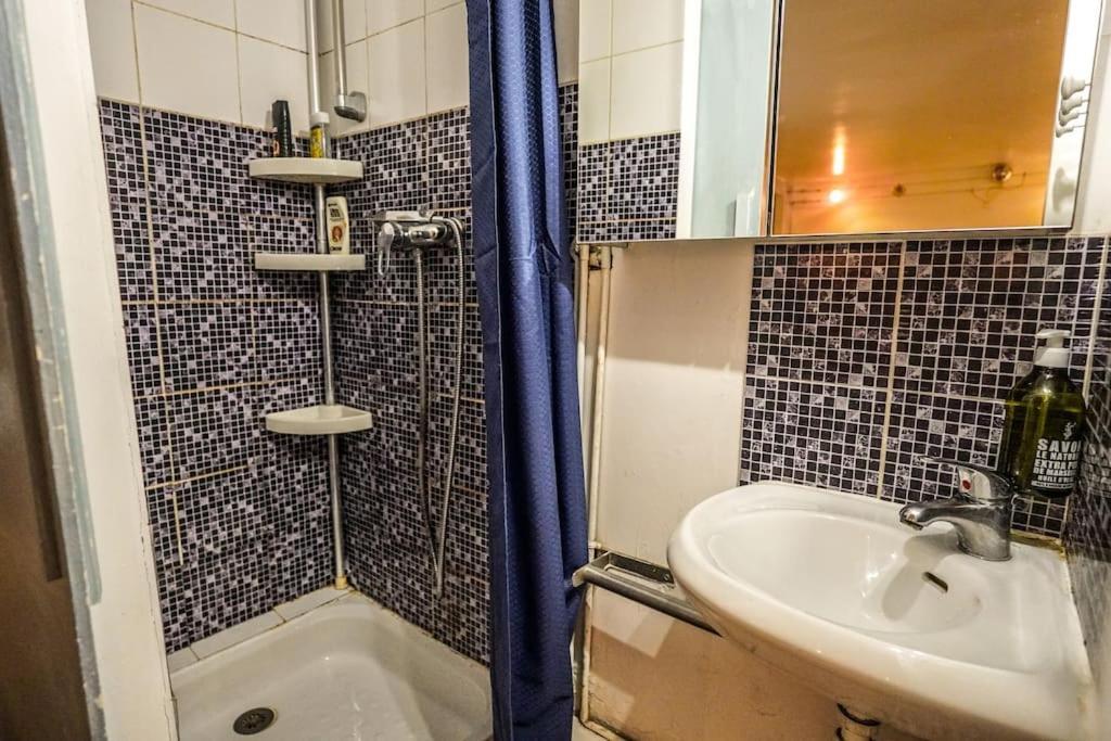 Cozy Studio In The Heart Of باريس المظهر الخارجي الصورة
